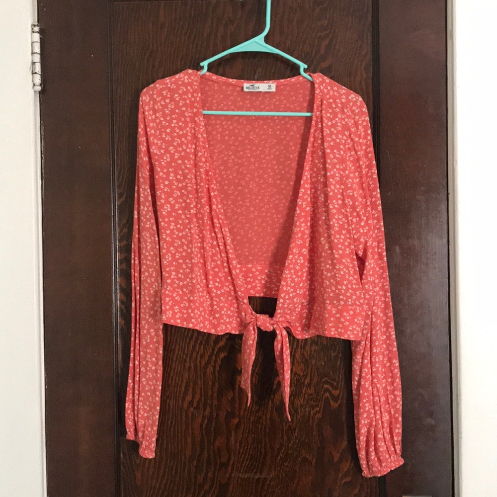 Hollister tie shirt